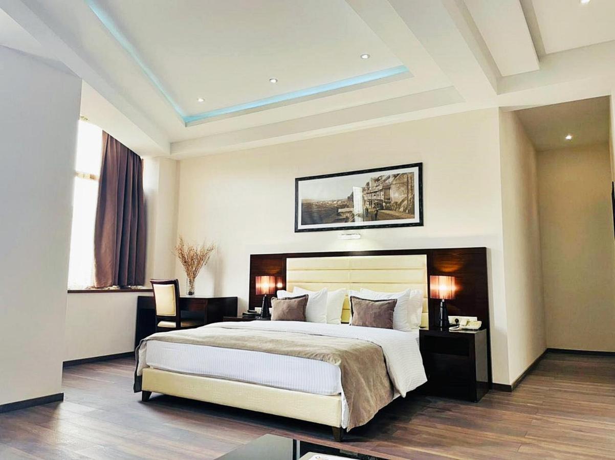 Hotel Orion Tbilisi ภายนอก รูปภาพ